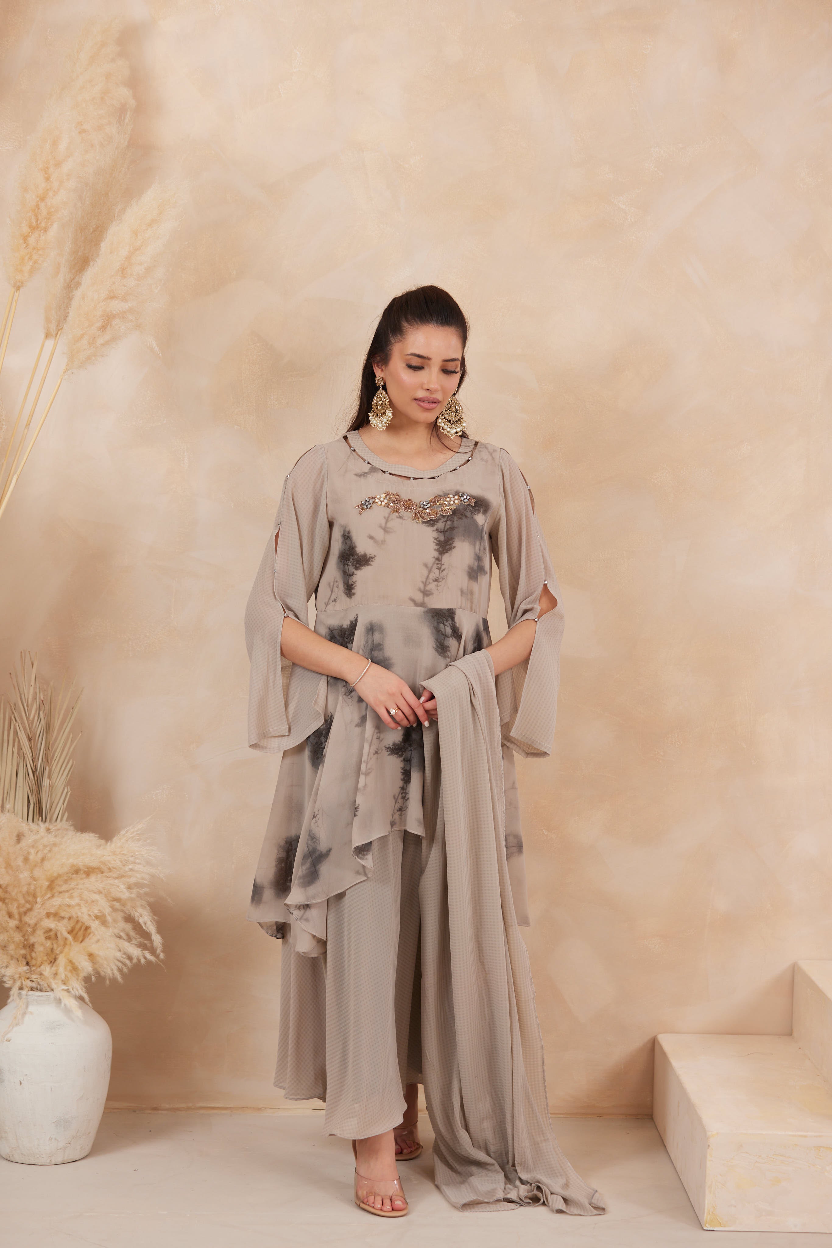 GREY GRACE&